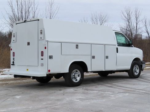 New 2025 Chevrolet Express 3500 w/ Power Convenience Package image 5