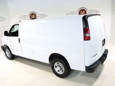 Used 2019 Chevrolet Express 3500 w/ Driver Convenience Package RWD image 25