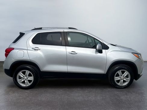 Used 2022 Chevrolet Trax LT w/ Driver Confidence Package AWD/4WD image 6