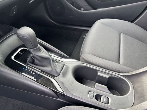 Used 2025 Toyota Corolla LE image 41