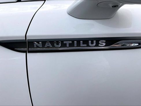 Used 2022 Lincoln Nautilus Reserve w/ Equipment Group 201A AWD/4WD image 24