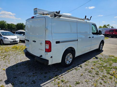 Used 2018 Nissan NV 2500 SV RWD image 13