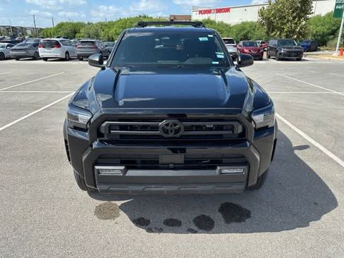 Used 2025 Toyota 4Runner SR5 AWD/4WD image 8