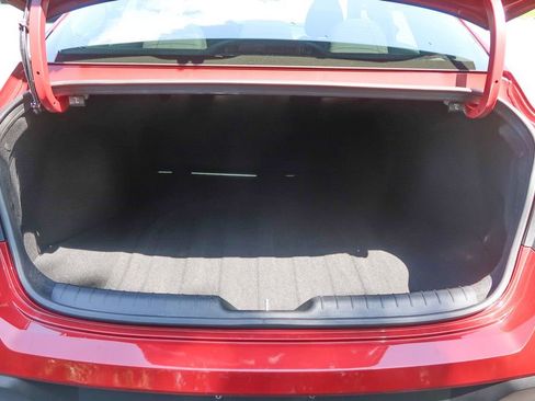 Used 2024 Hyundai Elantra SEL FWD image 12