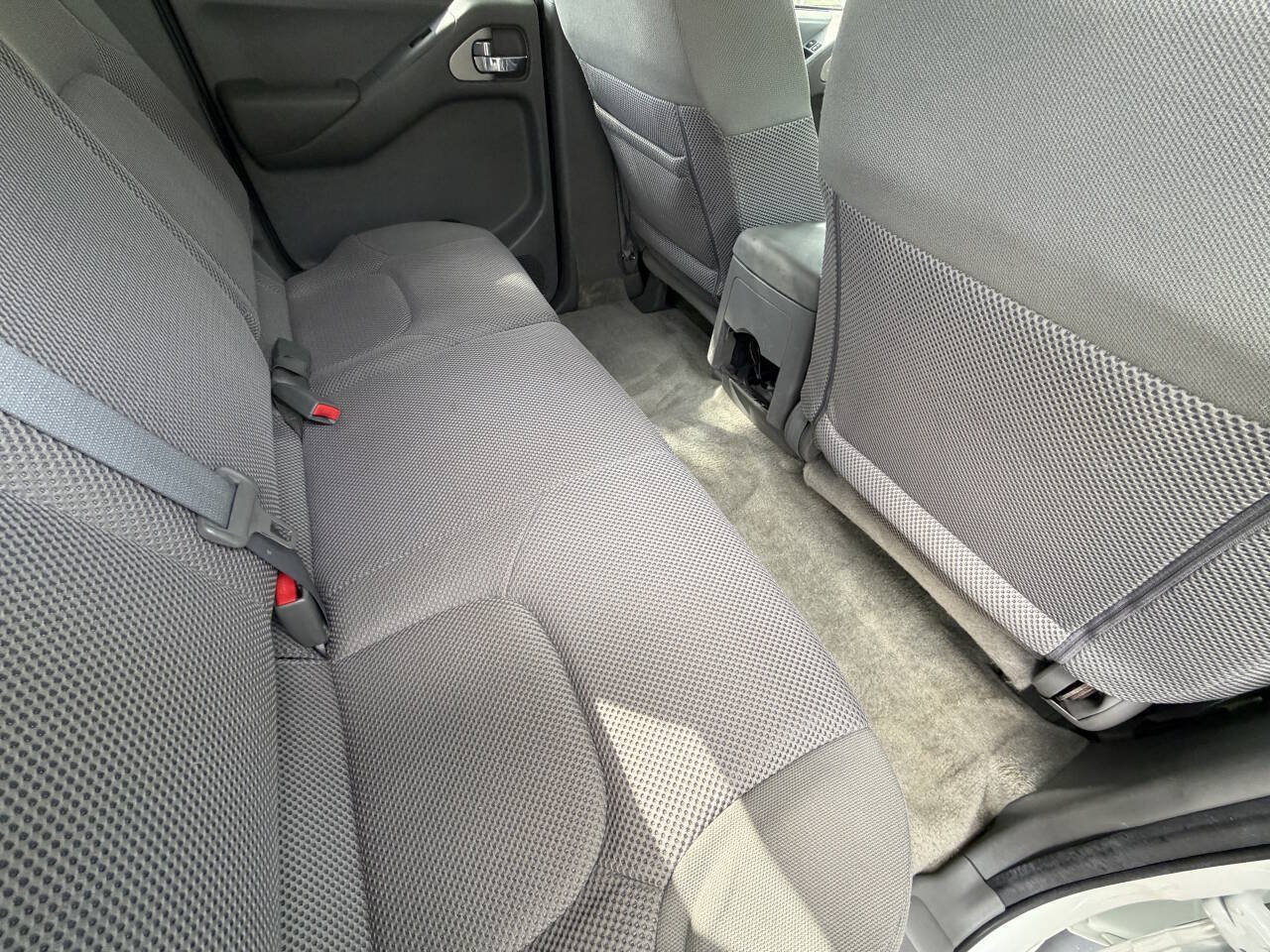 Used 2016 Nissan Frontier SV RWD image 15