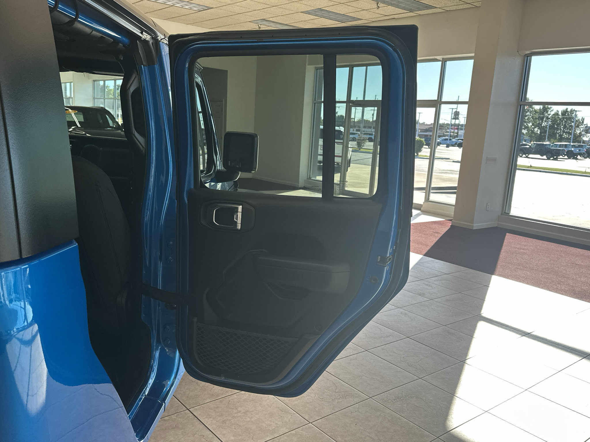 Used 2023 Jeep Gladiator Sport AWD/4WD image 16
