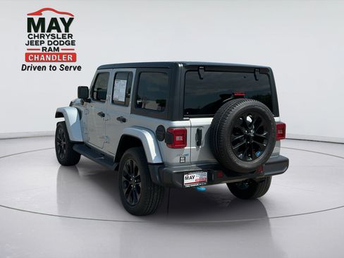 Used 2023 Jeep Wrangler Unlimited Sahara w/ Cold Weather Group AWD/4WD image 5