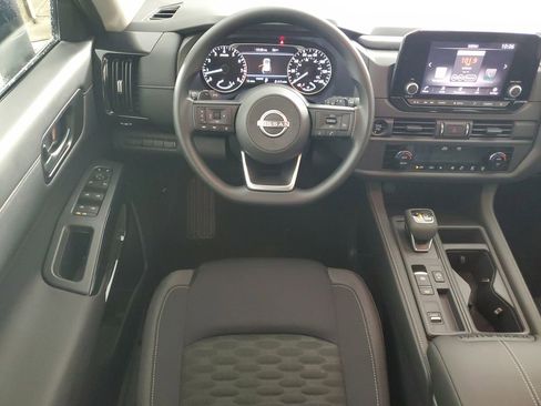 New 2025 Nissan Pathfinder S image 14