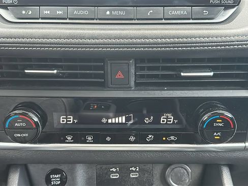 Used 2025 Nissan Rogue SV FWD image 25