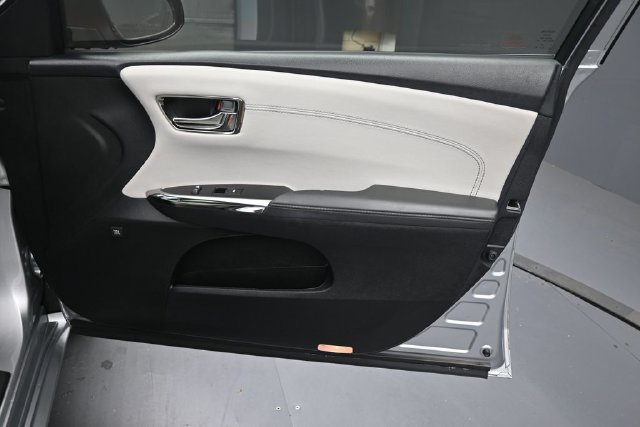 Used 2016 Toyota Avalon Limited w/ Toyota Safety Sense Package FWD image 32