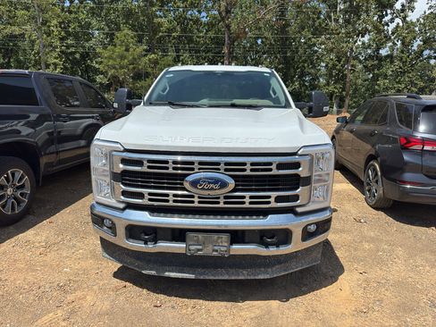Used 2025 Ford F350 XLT w/ 360-Degree Camera Package AWD/4WD image 2