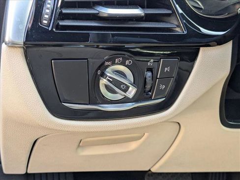 Used 2019 BMW 530i w/ Convenience Package image 10