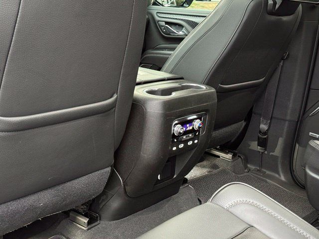 Used 2021 GMC Yukon XL Denali w/ Denali Premium Package AWD/4WD image 28