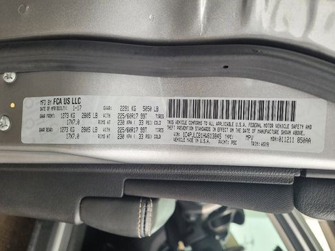 Used 2017 Jeep Cherokee Latitude FWD image 33