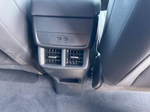 Used 2026 Chevrolet Equinox LT AWD/4WD image 16
