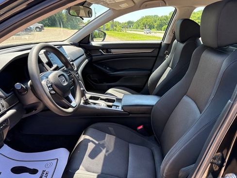 Used 2018 Honda Accord LX image 6