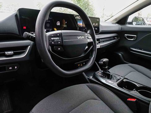 Certified 2025 Kia K4 FWD image 7