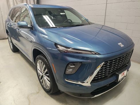 New 2026 Buick Enclave Avenir w/ Super Cruise Package FWD image 5