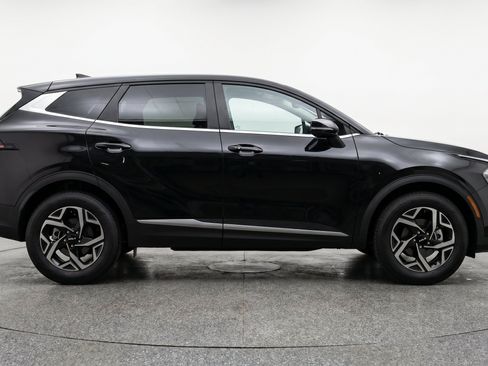 Used 2025 Kia Sportage LX FWD image 11