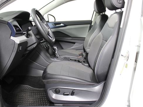 Used 2022 Volkswagen Taos SE FWD image 9