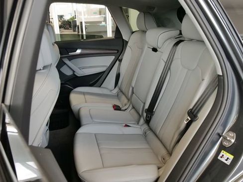 Certified 2025 Audi Q5 2.0T Premium Plus w/ Premium Plus Package image 12