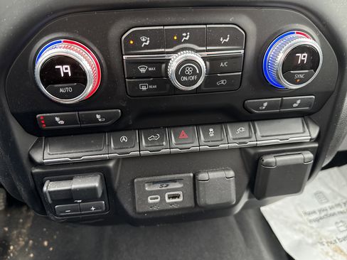 Used 2021 GMC Sierra 1500 SLT image 25