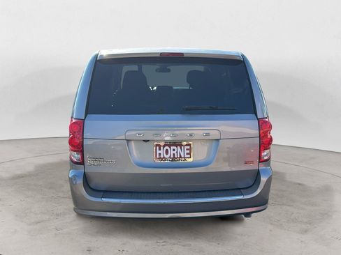 Used 2019 Dodge Grand Caravan SE FWD image 4
