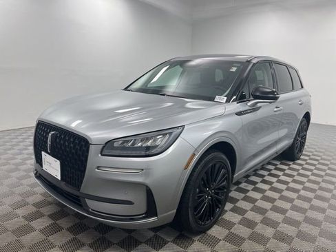 Used 2023 Lincoln Corsair AWD w/ Equipment Group 101A image 2