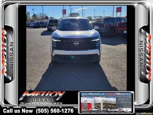 Used 2025 Nissan Kicks SV image 5
