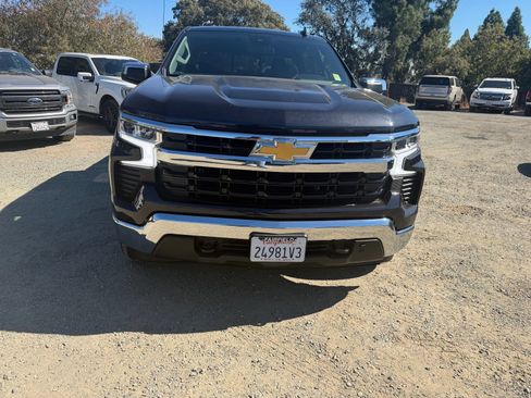Used 2023 Chevrolet Silverado 1500 LT w/ Z71 Off-Road Package AWD/4WD image 8