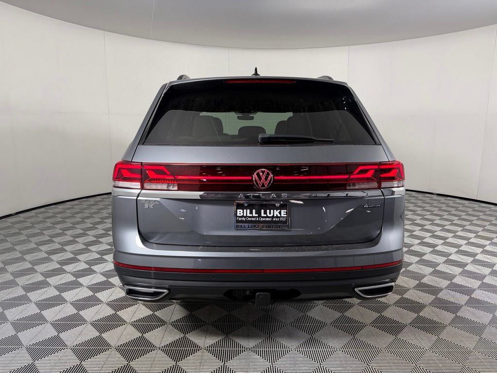 Used 2024 Volkswagen Atlas SE AWD/4WD image 8
