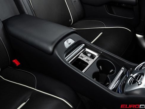 Used 2017 Rolls-Royce Dawn RWD image 38
