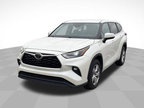 Used 2021 Toyota Highlander L image 21