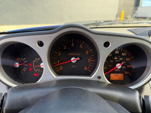 Used 2005 Nissan 350Z Touring RWD image 20