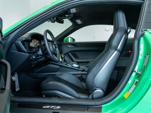 Used 2026 Porsche 911 GT3 RWD image 5