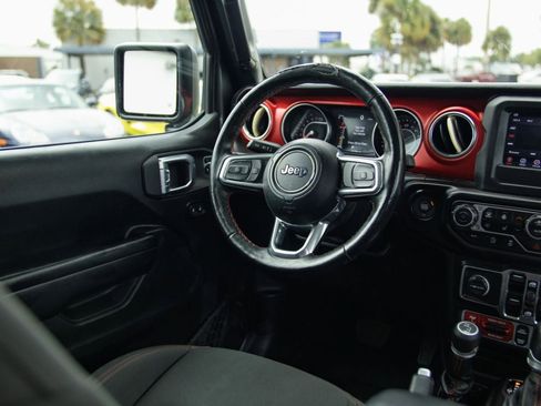 Used 2021 Jeep Gladiator Rubicon w/ Cold Weather Group AWD/4WD image 37