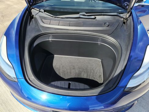 Used 2018 Tesla Model 3 Mid Range image 18