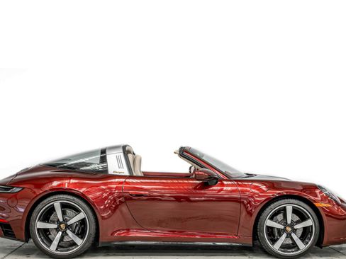 Used 2021 Porsche 911 Targa 4S Heritage Design image 2