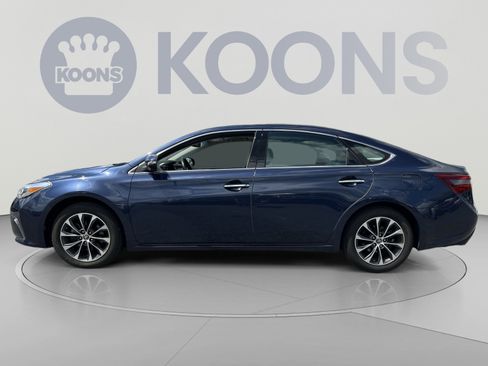 Used 2016 Toyota Avalon Limited FWD image 2