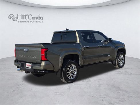 Used 2025 Toyota Tacoma Limited AWD/4WD image 7
