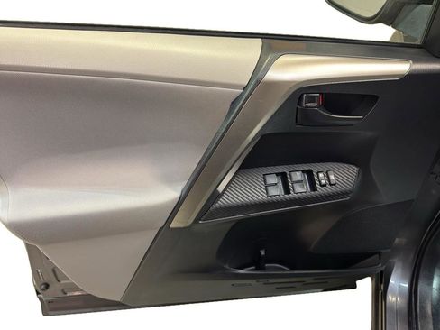 Used 2013 Toyota RAV4 LE image 14