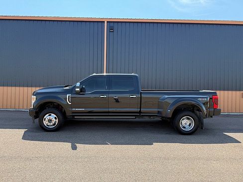 Used 2022 Ford F350 Platinum AWD/4WD image 4