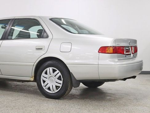 Used 2001 Toyota Camry V6 image 8