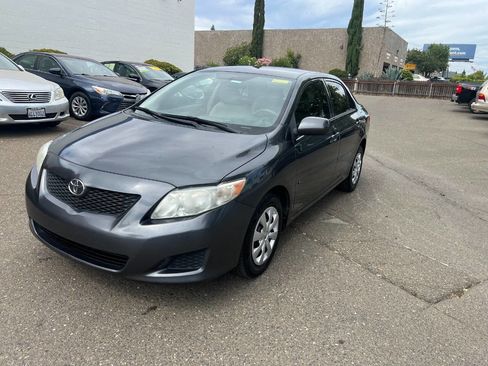 Used 2010 Toyota Corolla image 2