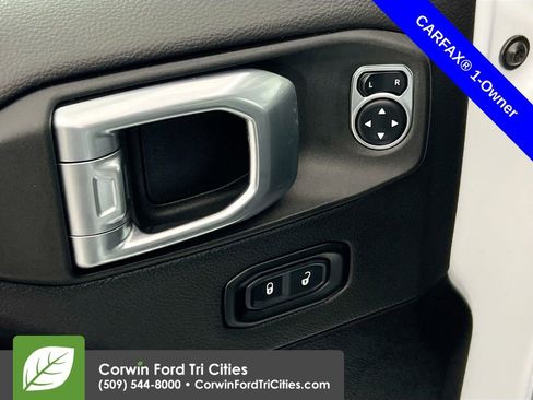 Used 2023 Jeep Wrangler Unlimited Sahara w/ Cold Weather Group image 12