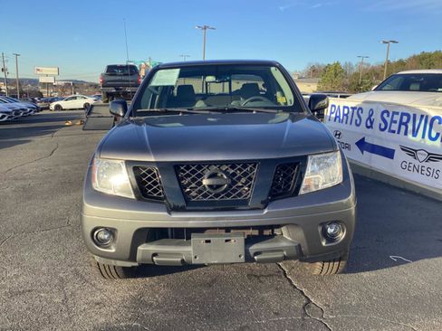 Used 2021 Nissan Frontier SV w/ Midnight Edition Floor Mats image 9