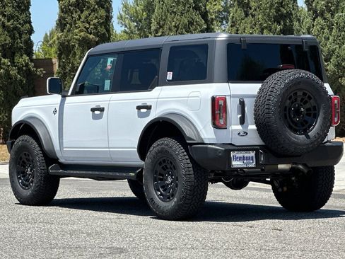 New 2026 Ford Bronco Outer Banks w/ Sasquatch Package AWD/4WD image 6