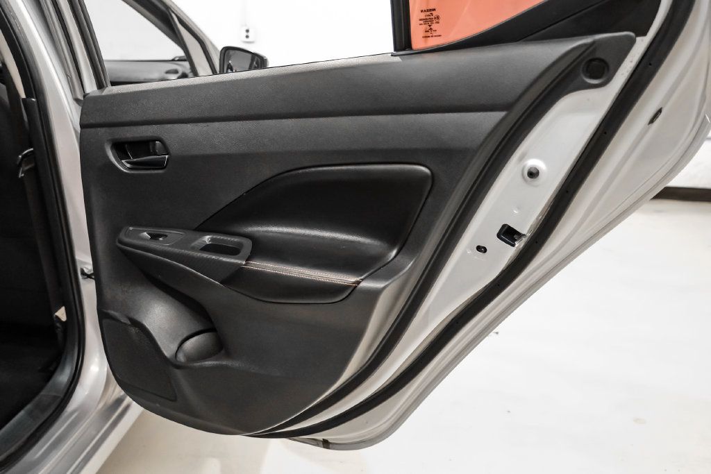 Used 2020 Nissan Versa SR FWD image 41