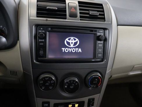 Used 2013 Toyota Corolla LE Special Edition image 19