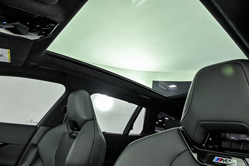 Used 2026 BMW M5 Touring AWD/4WD image 36